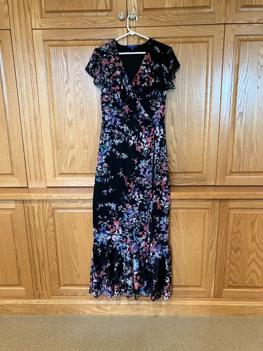 Black Floral Ruffly Dress Size M